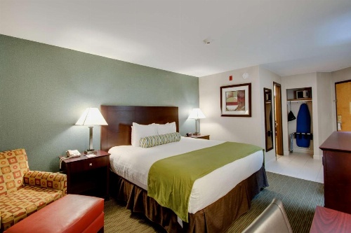 Best Western Plus The Inn At Hampton image 13