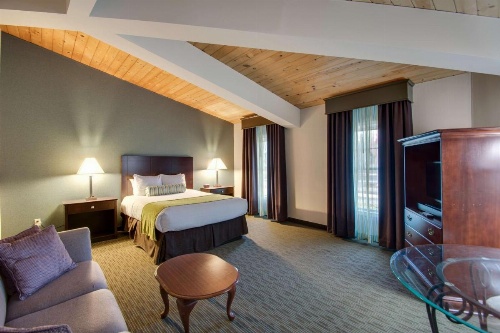 Best Western Plus The Inn At Hampton image 6